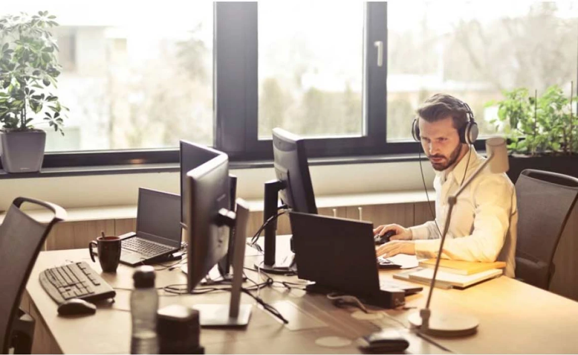 Ergonomik Ofis Çalışma Alanları Nasıl Yapılır? Ergonomik Ofis Çalışma Alanları Nasıl Yapılır?